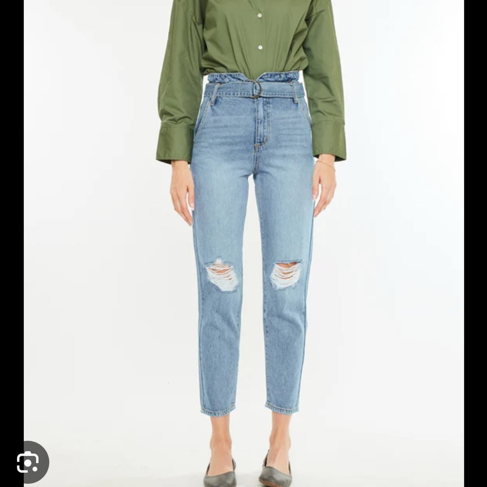 Kancan Blossom Ultra High Rise Belted Medium Wash Mom Jeans 7/27